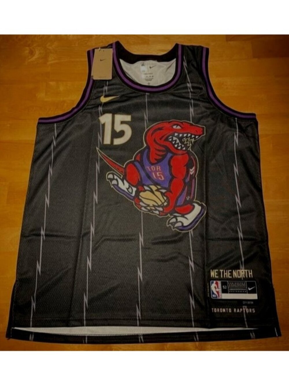 NBA Basketball Toronto Raptors Vince Carter #15 Jersey Large Black NWT